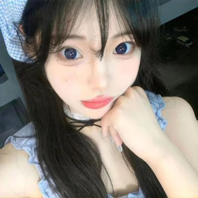 追梦的黎族女娃娃